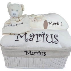 Corbeille cadeau naissance personnalisé
