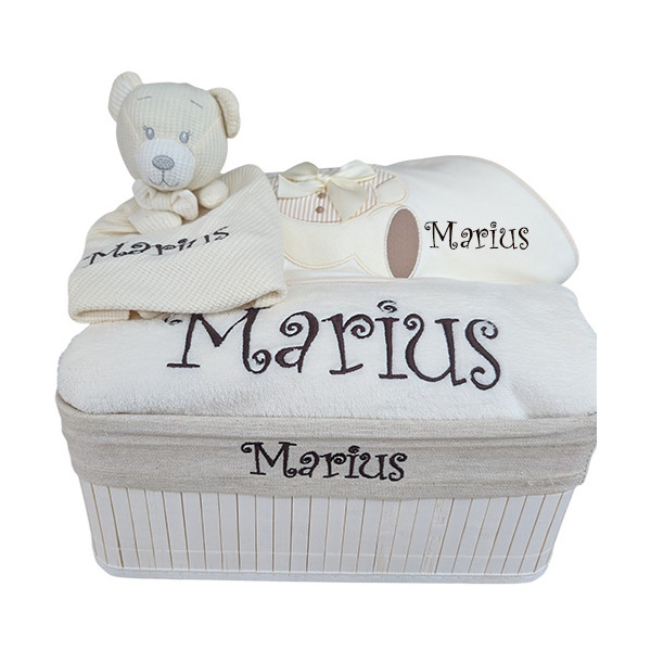 Corbeille cadeau naissance personnalisé