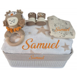 Corbeille cadeau naissance personnalis&eacute;e