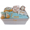 Corbeille cadeau naissance personnalisée