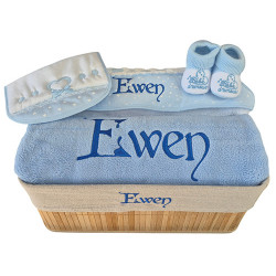 Corbeille cadeau naissance personnalis&eacute;