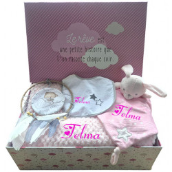 Corbeille cadeau naissance personnalisé