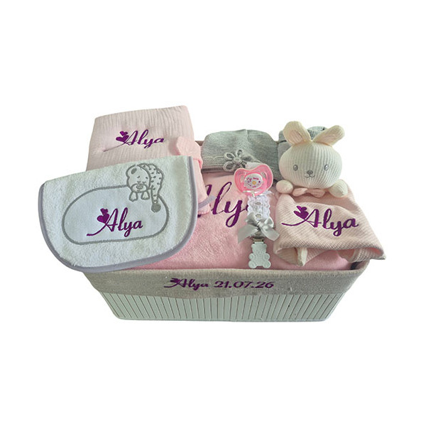 Corbeille cadeau naissance personnalisé