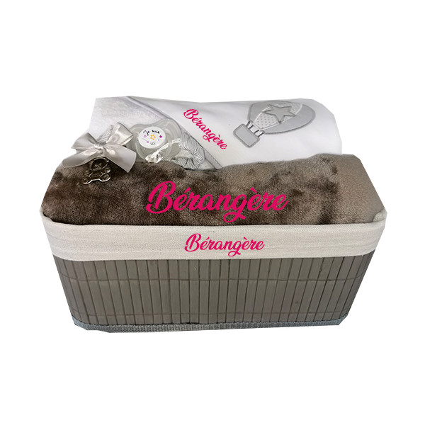 Corbeille cadeau naissance personnalisé