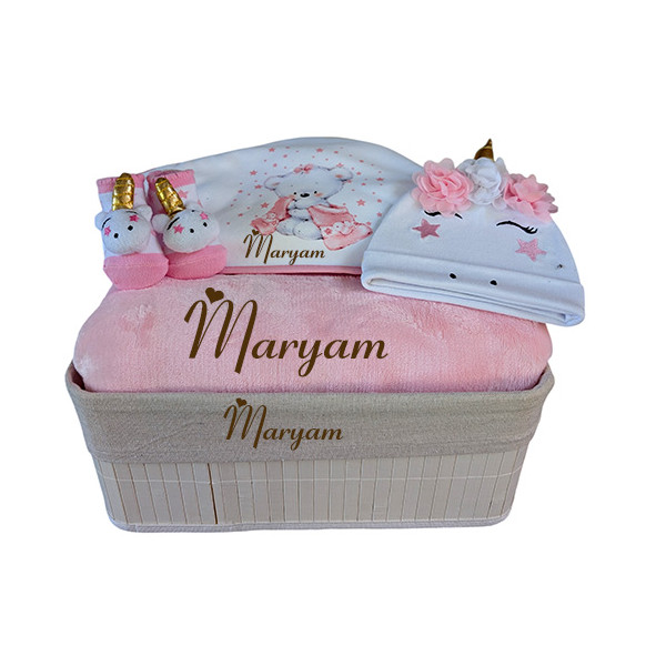 Corbeille cadeau naissance personnalisé